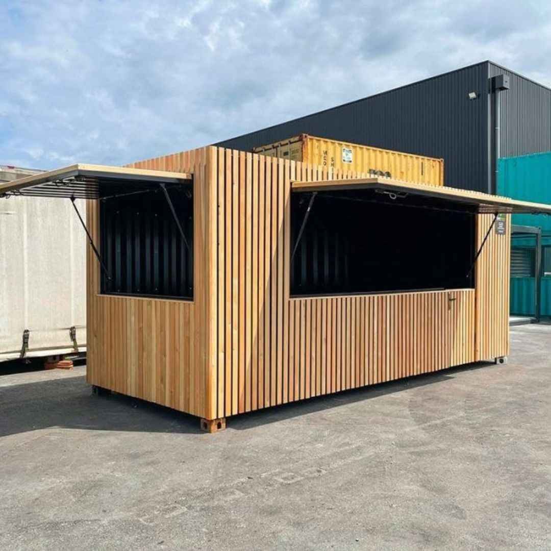 مطاعم متنقلة وثابتة